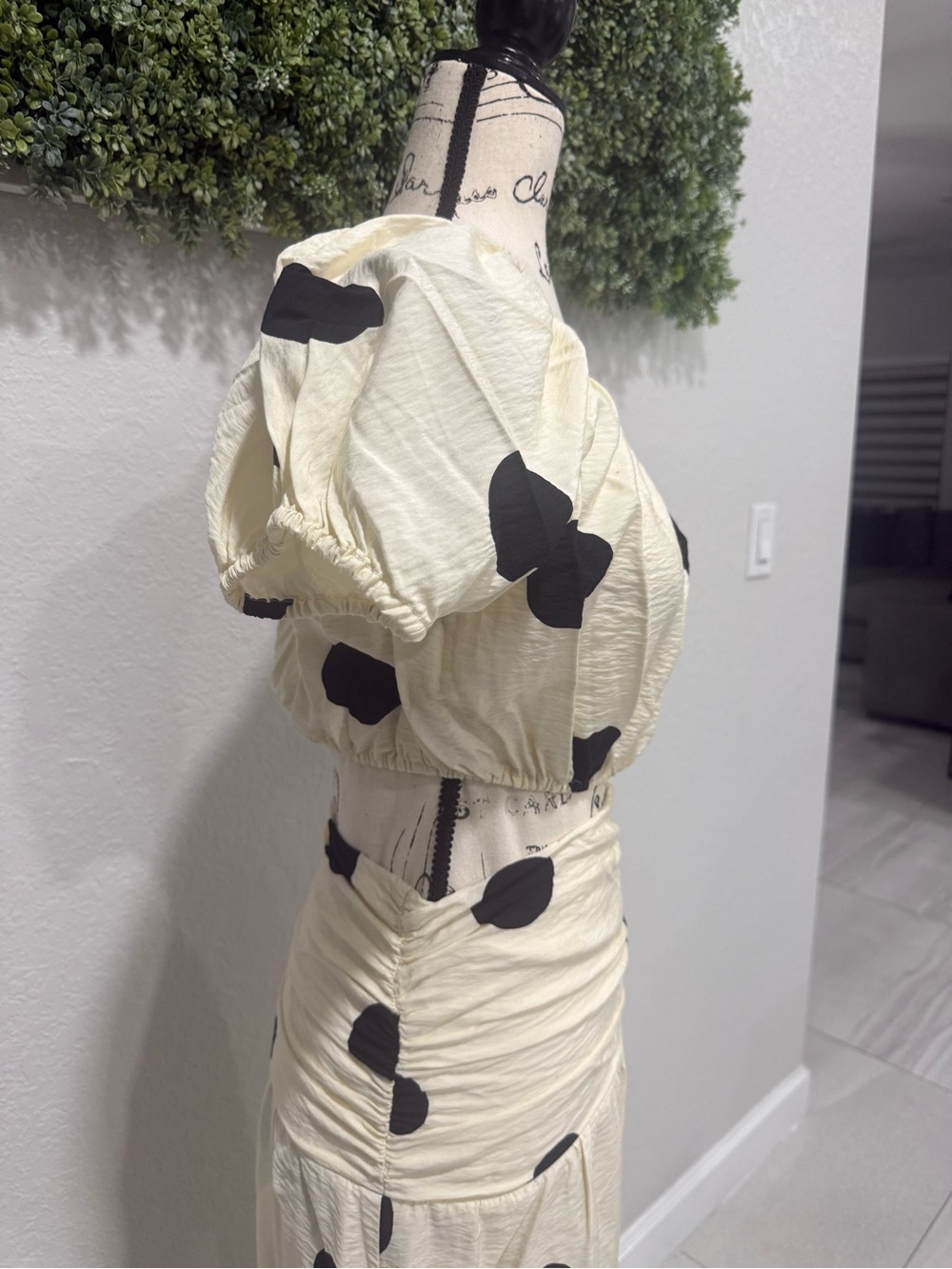 One-Shoulder Cream Maxi Dress with Black Polka Dots - Picture 4 of 7